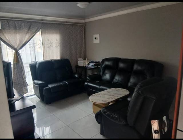 3 BEDROOM HOUSE FOR SALE IN BIRCH ACRES